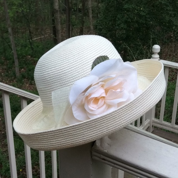 Plaza Suite by BETMAR Accessories - 🔥Beautiful PLAZA SUITE by BETMAR Hat